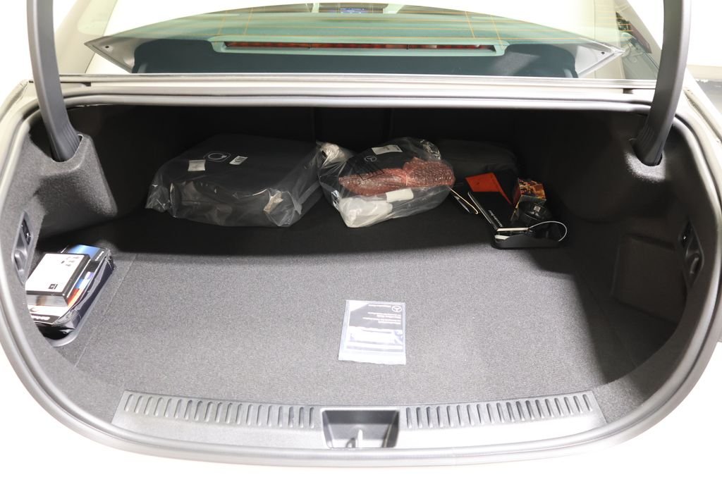 New 2027 MANUFAKTUR Moonlight White Magno Mercedes-Benz E 53 AMG® image 57