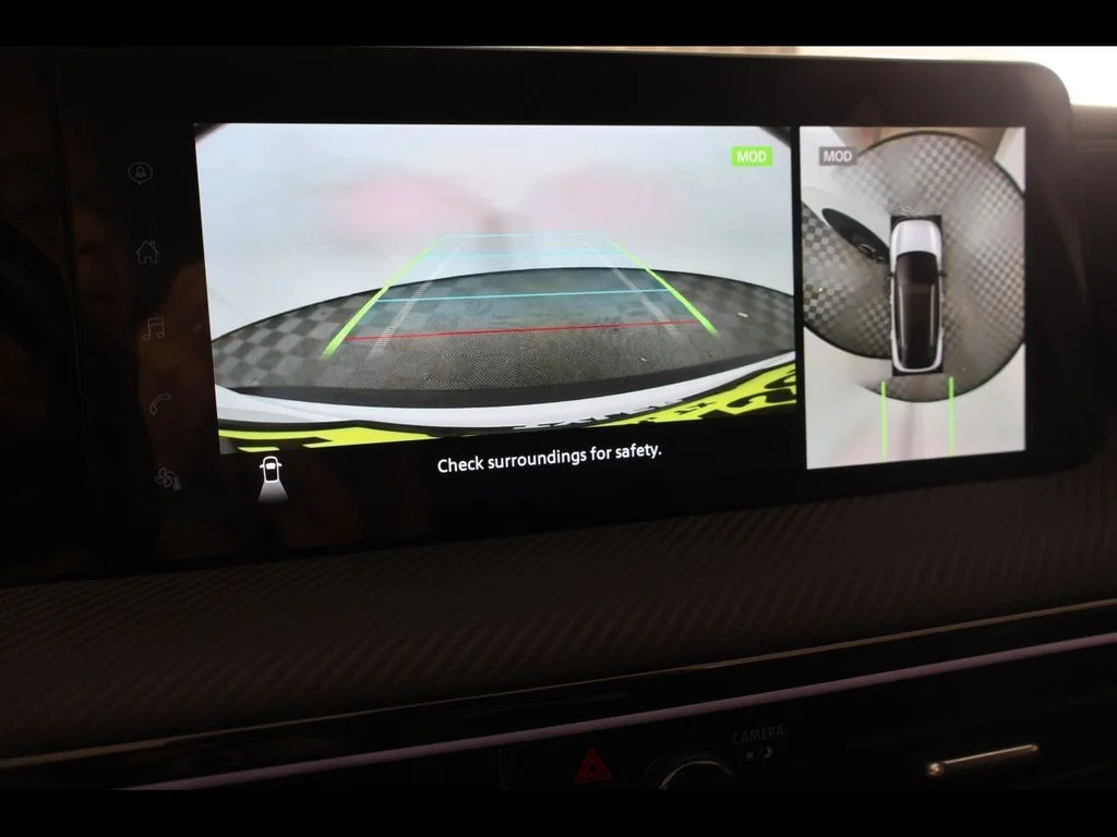 Used 2025 White Nissan SR image 19