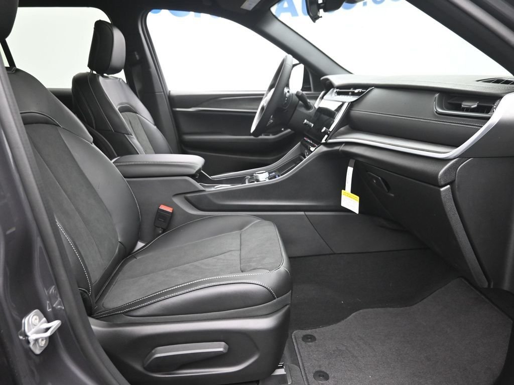 2026 Jeep Grand Cherokee Laredo - Photo 9