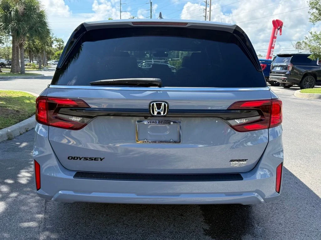 New 2026 Sonic Gray Pearl Honda Sport-L image 4
