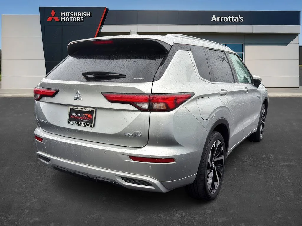 2025 Mitsubishi Outlander Plug-in Hybrid SEL - Photo 6