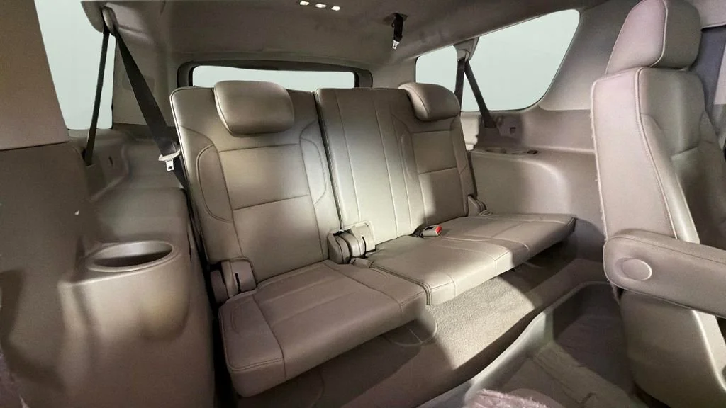 Used 2019 IRIDESCENT PEARL TRICOAT Chevrolet LT image 35