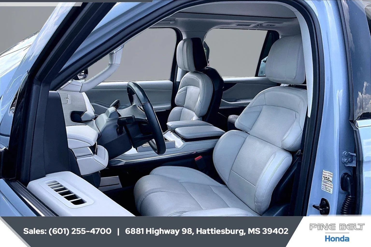 Used 2025 Gray Mist Metallic Tri-Coat Lincoln Reserve image 18