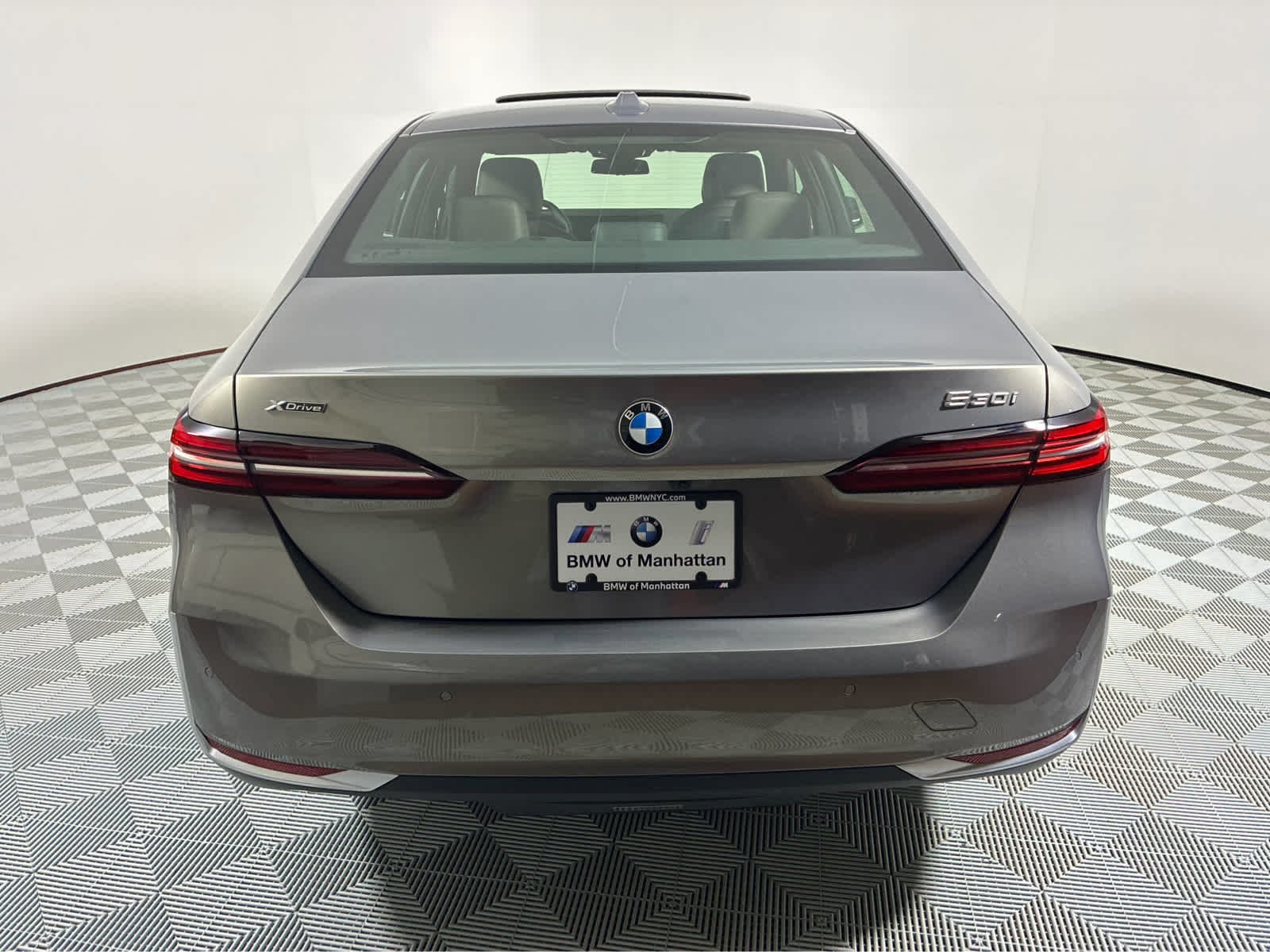 Used 2026 Oxide Grey Metallic BMW 530i xDrive image 3