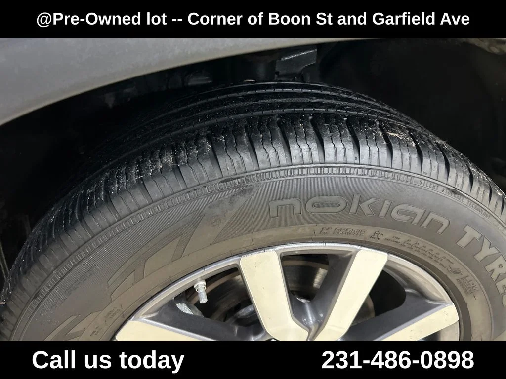 Used 2020  Honda EX-L image 11