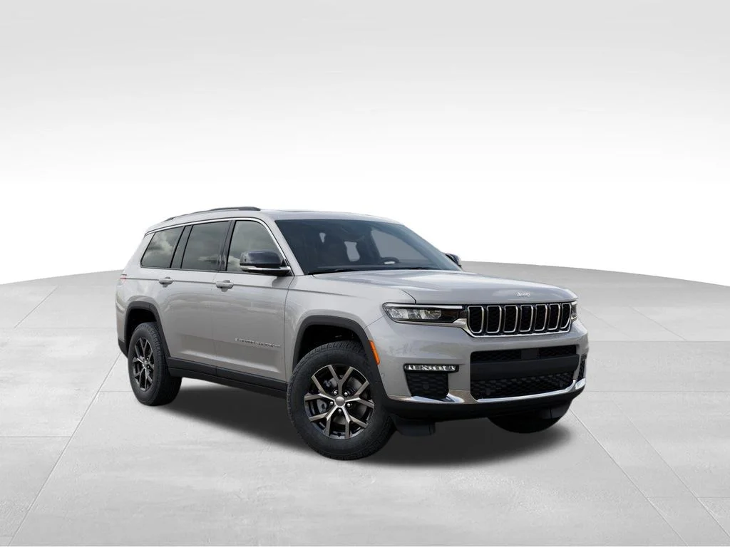 Used 2025 Silver Jeep Limited image 5