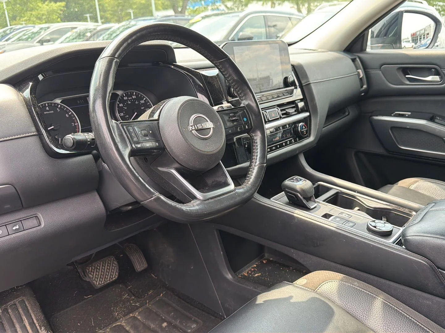 Used 2022 Gun Metallic/Super Black Nissan SL image 2