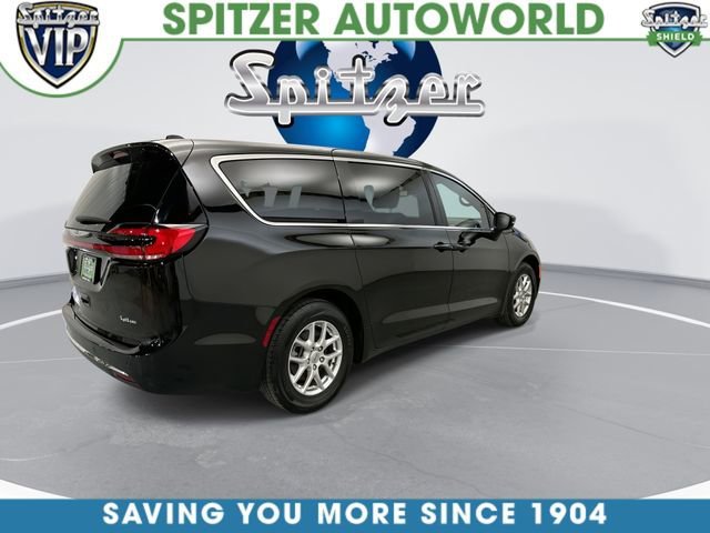Used 2025 Black Chrysler Select image 11