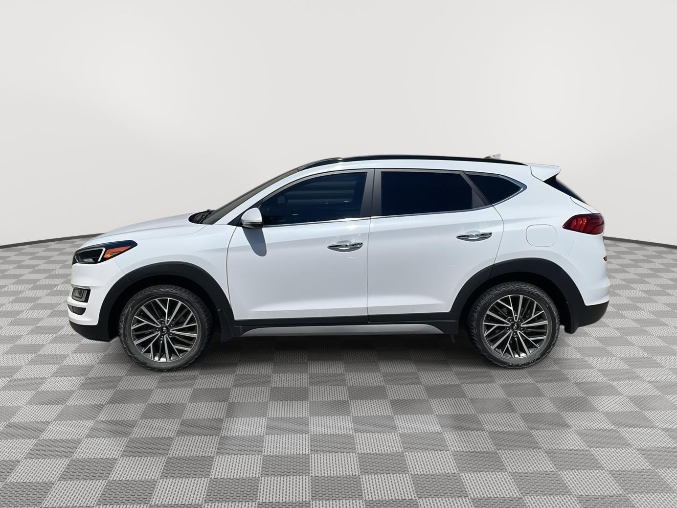 Used 2021 White Cream Hyundai Ultimate image 12