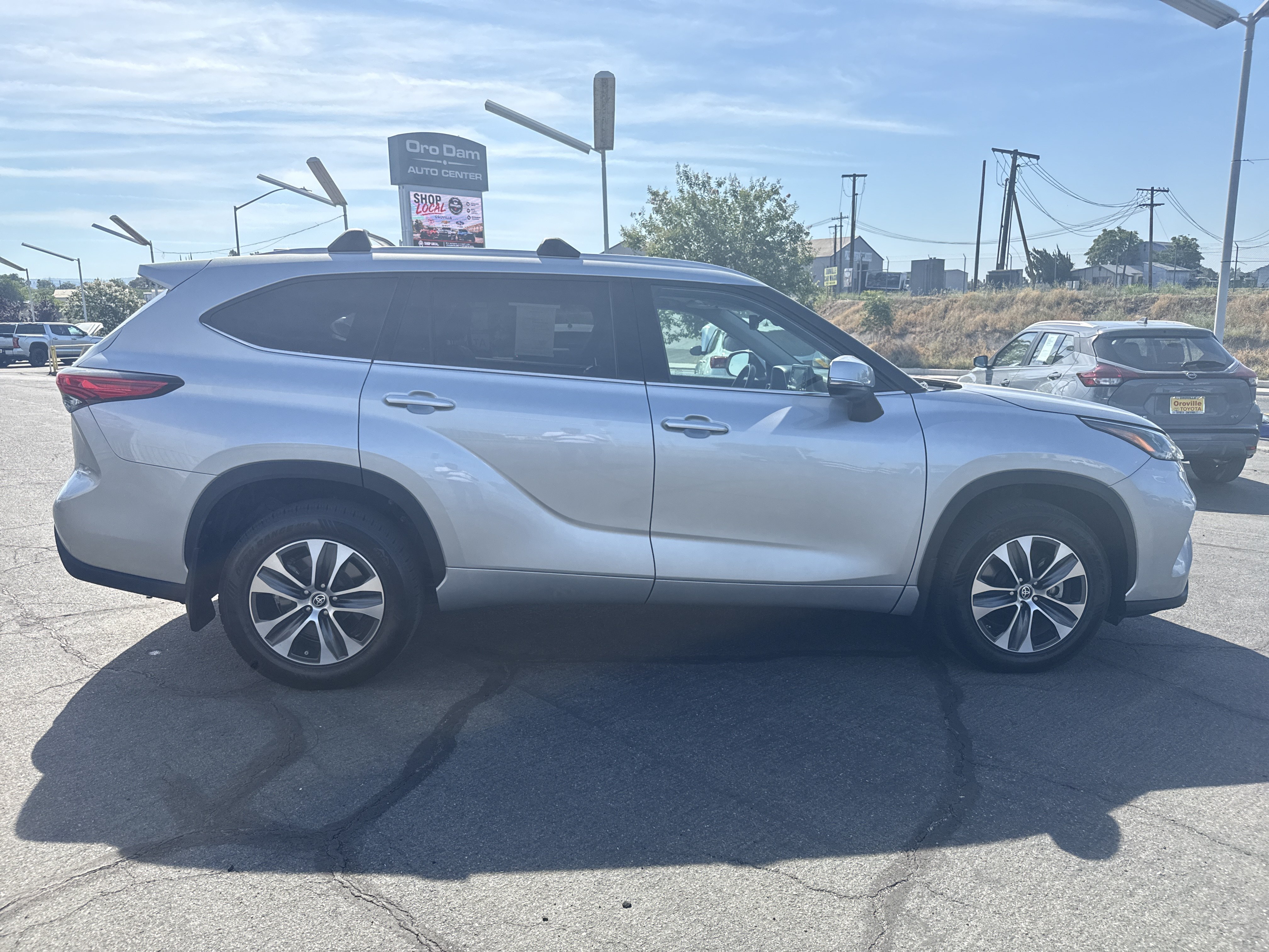 Used 2022 Celestial Silver Metallic Toyota XLE image 6