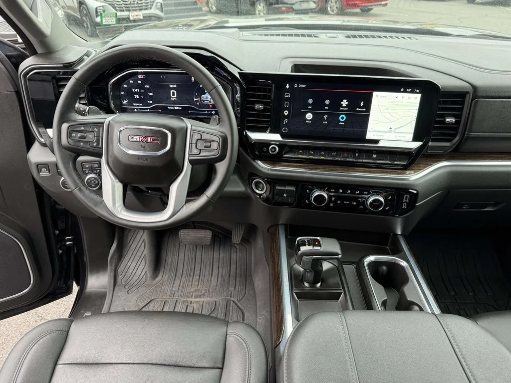 Used 2024 Silver GMC Elevation image 16