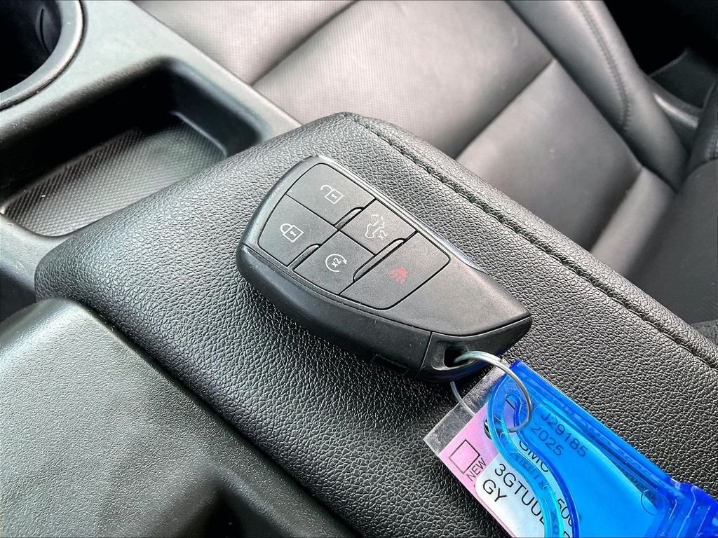 Used 2025 Sterling Metallic GMC SLT image 28
