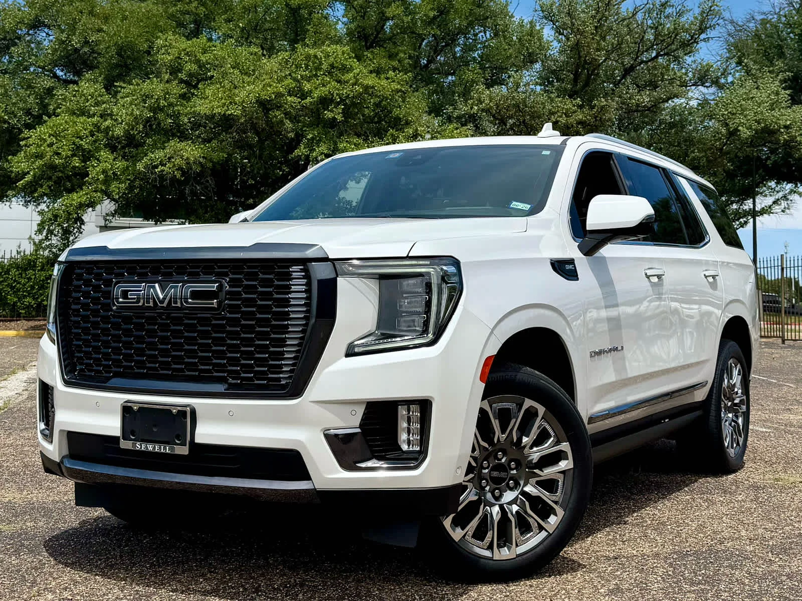 2023 GMC Yukon 4WD Denali Ultimate's photo