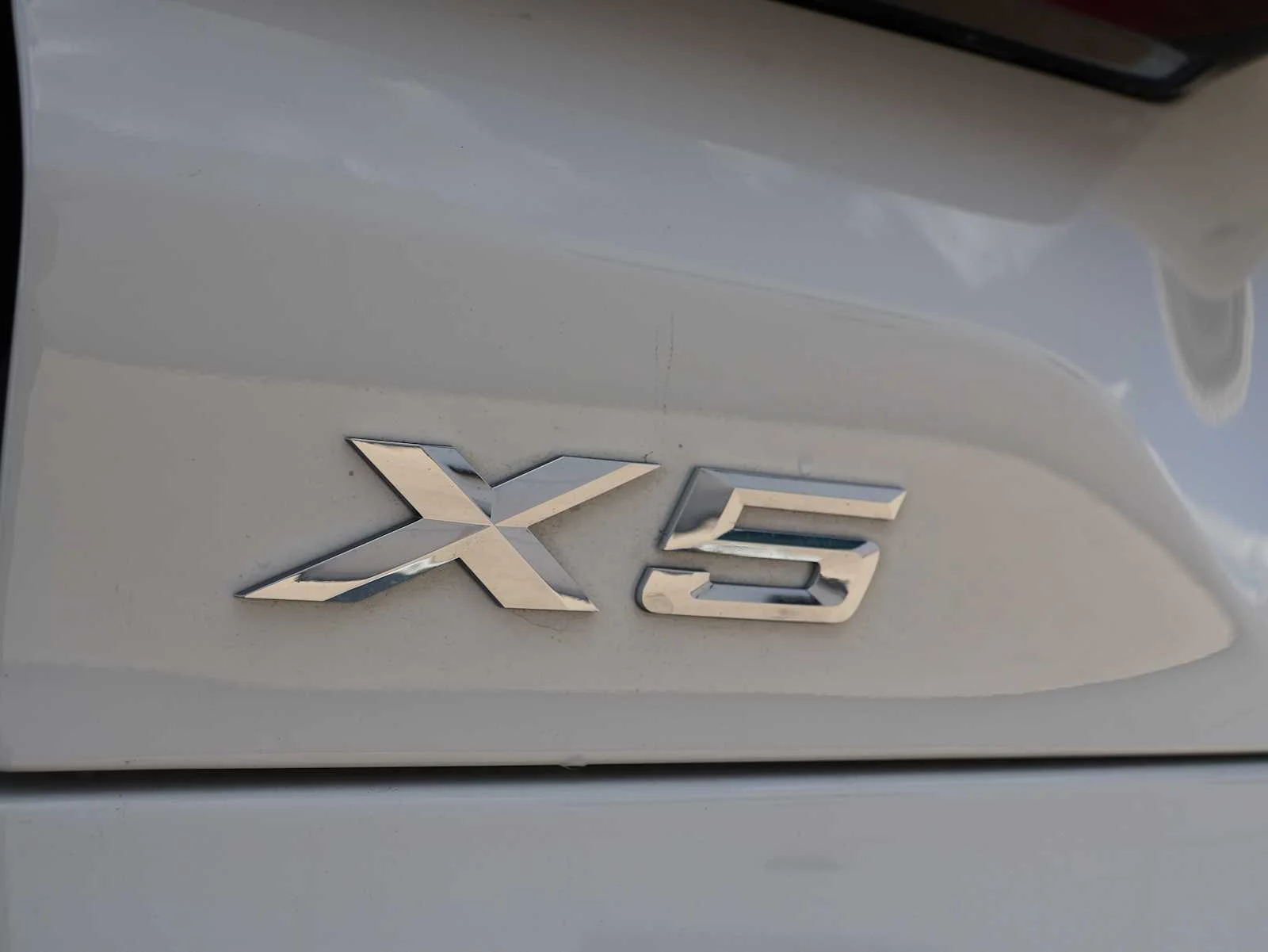 Certified Used 2026 Alpine White BMW xDrive40i image 10