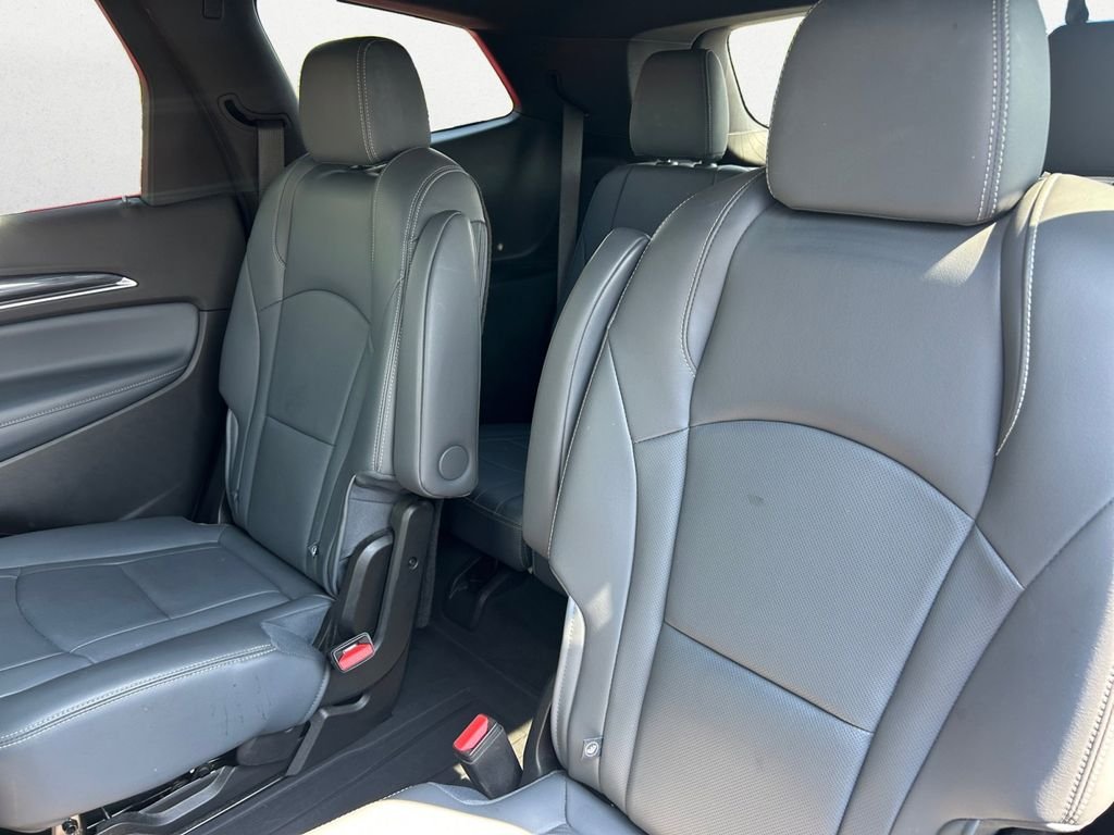 Used 2022 Silver Buick Essence image 9