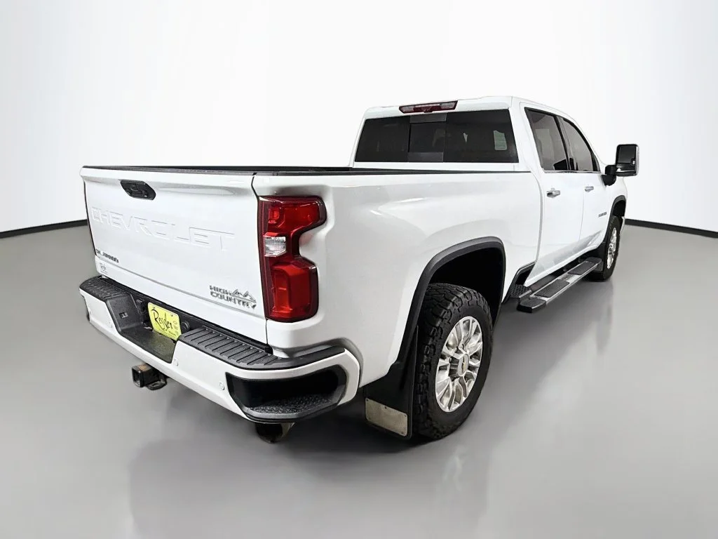 Used 2022 White Chevrolet High Country image 6