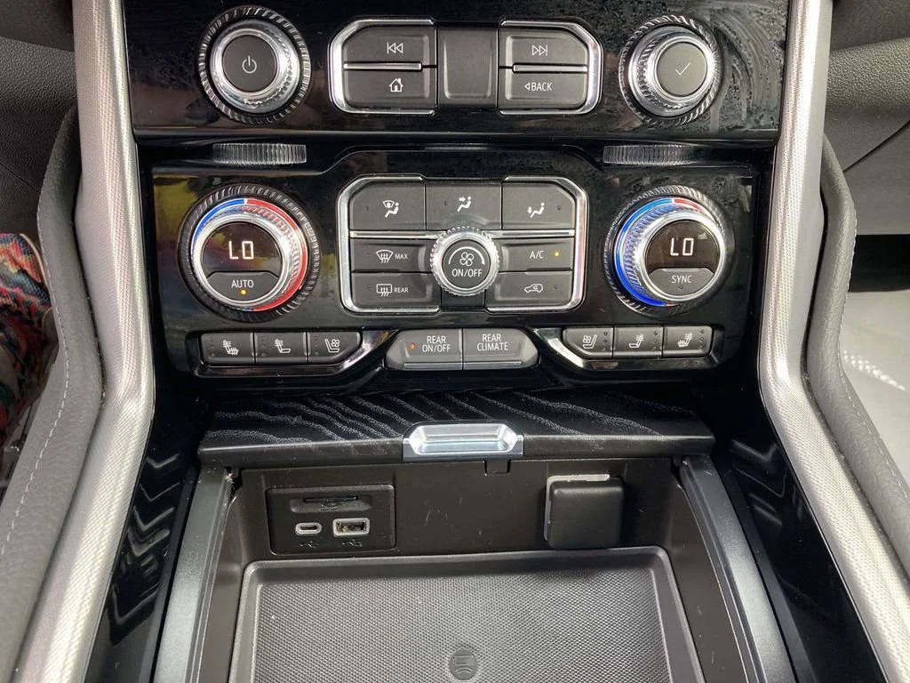 Used 2021 ONYX BLACK GMC Denali image 23