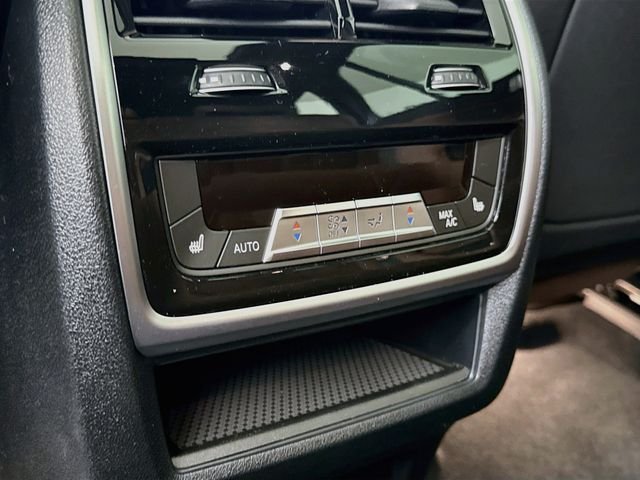 New 2026 Gray Metallic BMW xDrive40i image 27