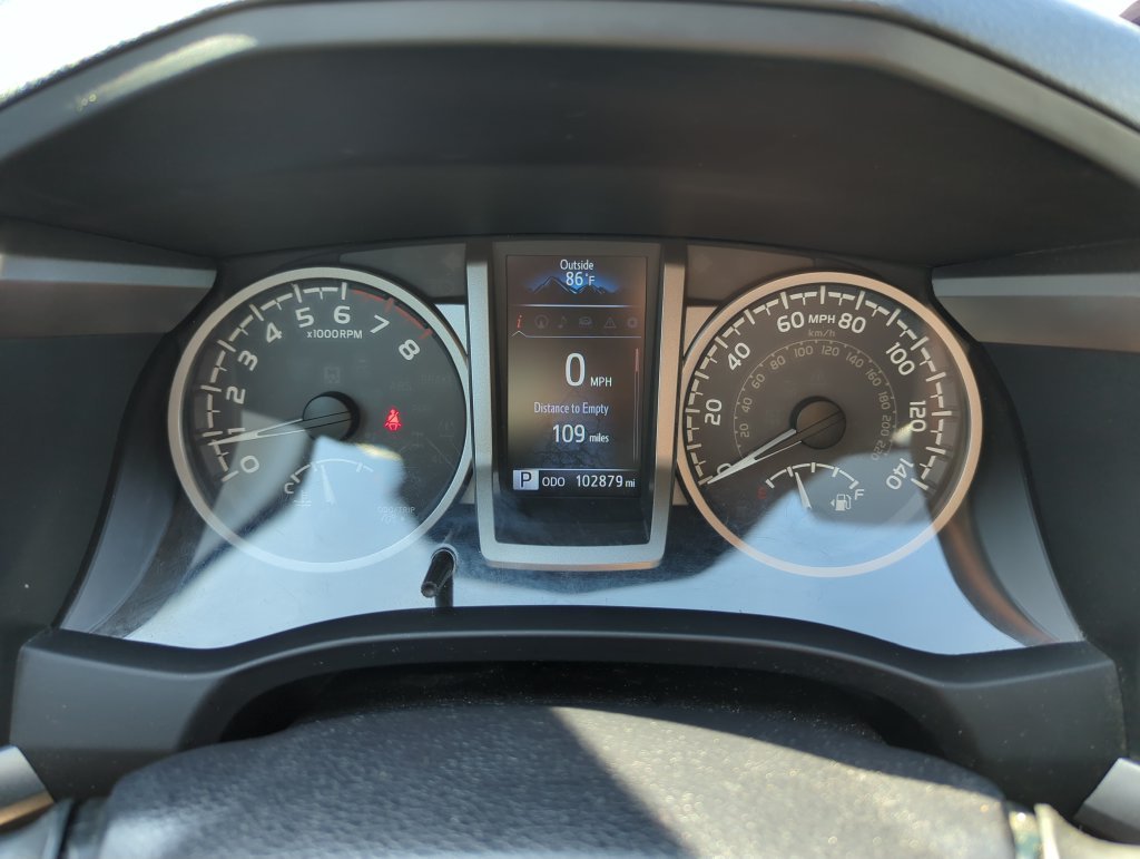 Used 2018 Blue Toyota SR5 image 33