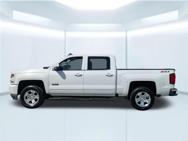 Used 2017 White Chevrolet LT image 2