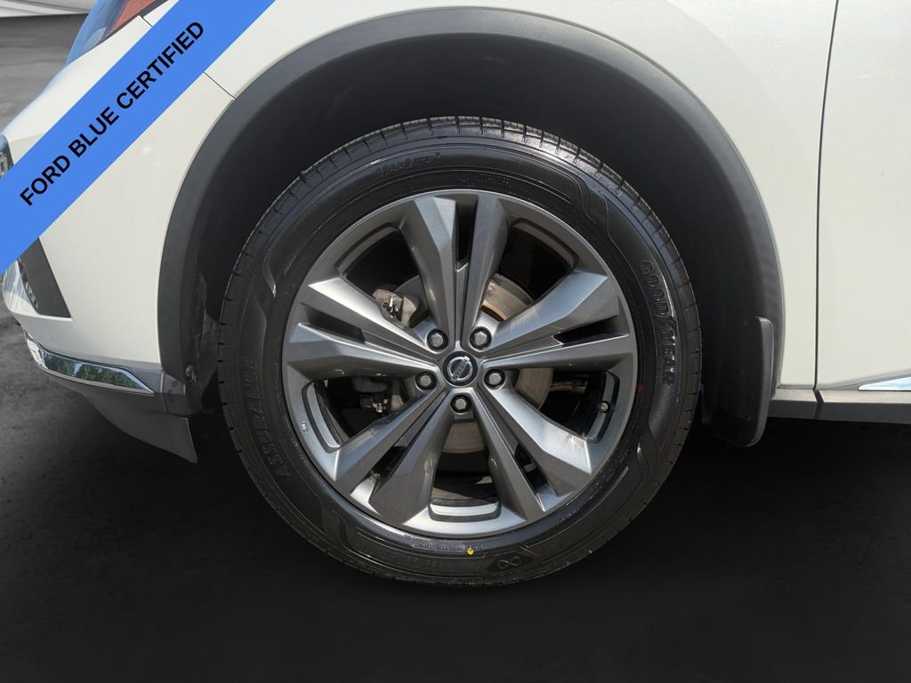 Used 2019 White Nissan Platinum image 15
