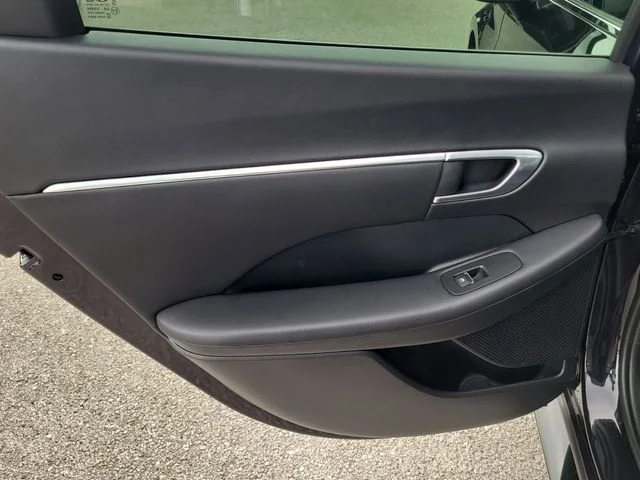 Used 2023 Blue Hyundai SEL image 12