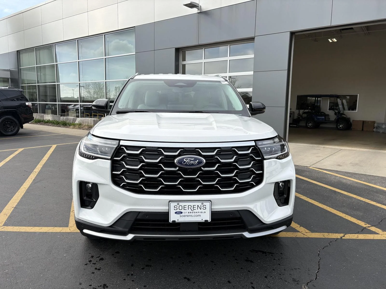 New 2026 Star White Metallic Tri-Coat Ford Platinum™ image 2