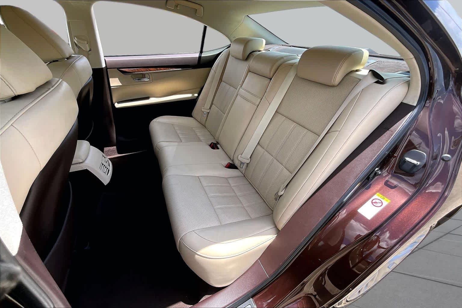 Used 2016 Autumn Shimmer Lexus  image 20