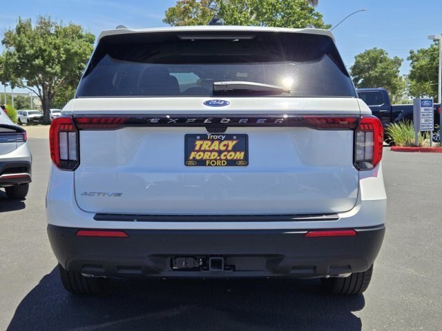 New 2026 Star White Metallic Tri-Coat Ford Active image 5