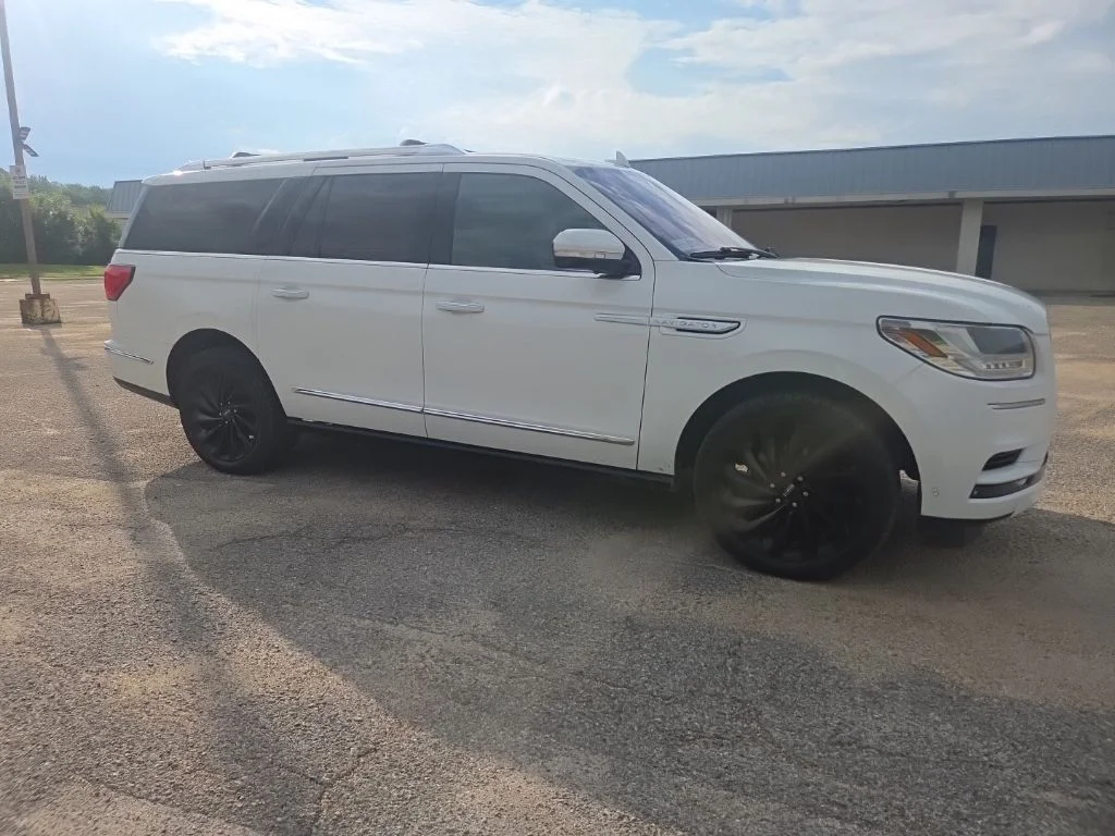 Certified Used 2020 White Lincoln Reserve image 10