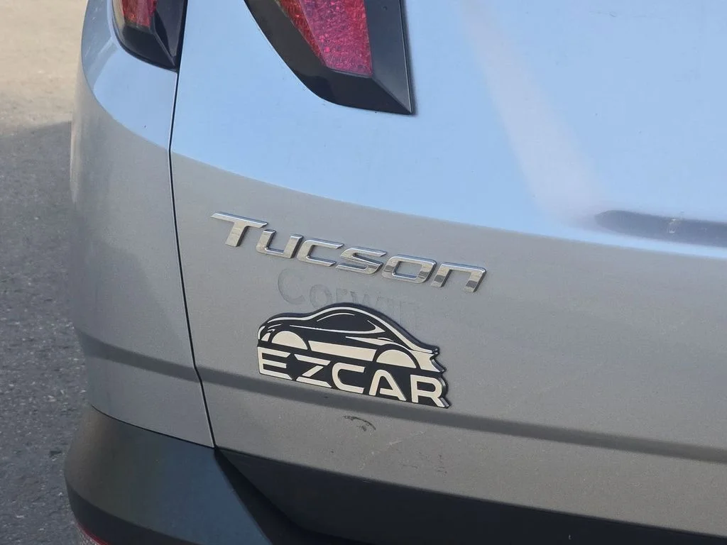 Used 2022 Shimmering Silver Hyundai SE image 22