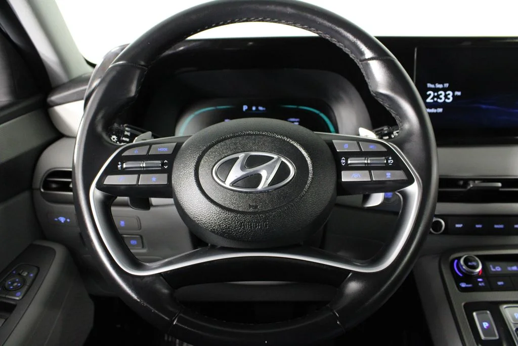Used 2024 Gray Hyundai SEL image 10