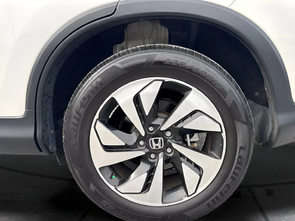 Used 2016  Honda Touring image 34