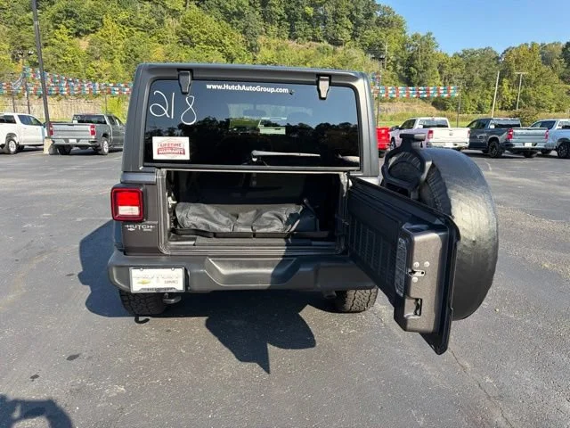 Used 2019 Gray Jeep Sport S 4x4 image 18