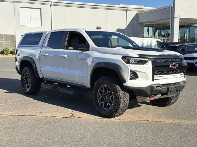 Used 2025 White Chevrolet ZR2 image 11