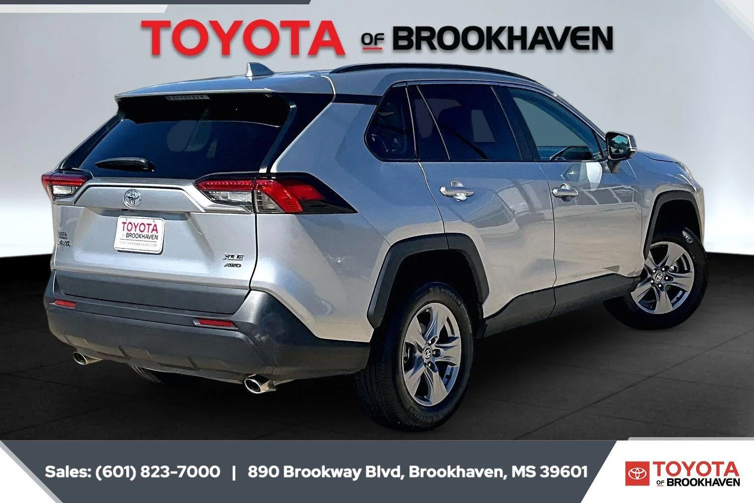 Used 2023 Silver Sky Metallic Toyota XLE image 11