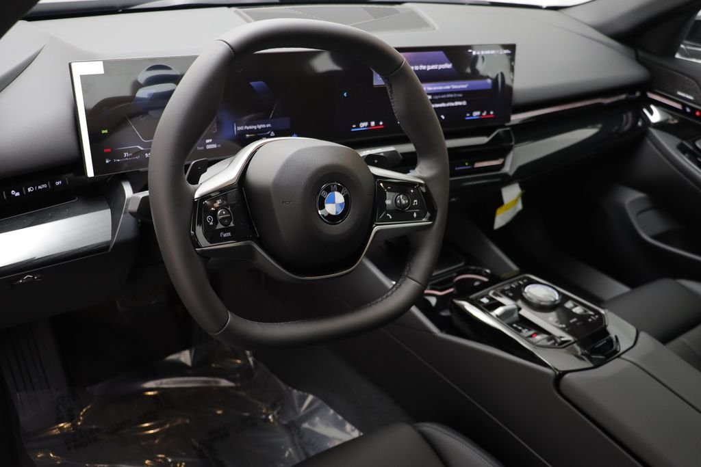New 2026 Dark Graphite Metallic BMW 530i xDrive image 7