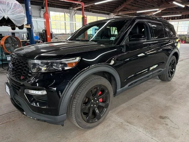 2023 Ford Explorer ST 4WD's photo