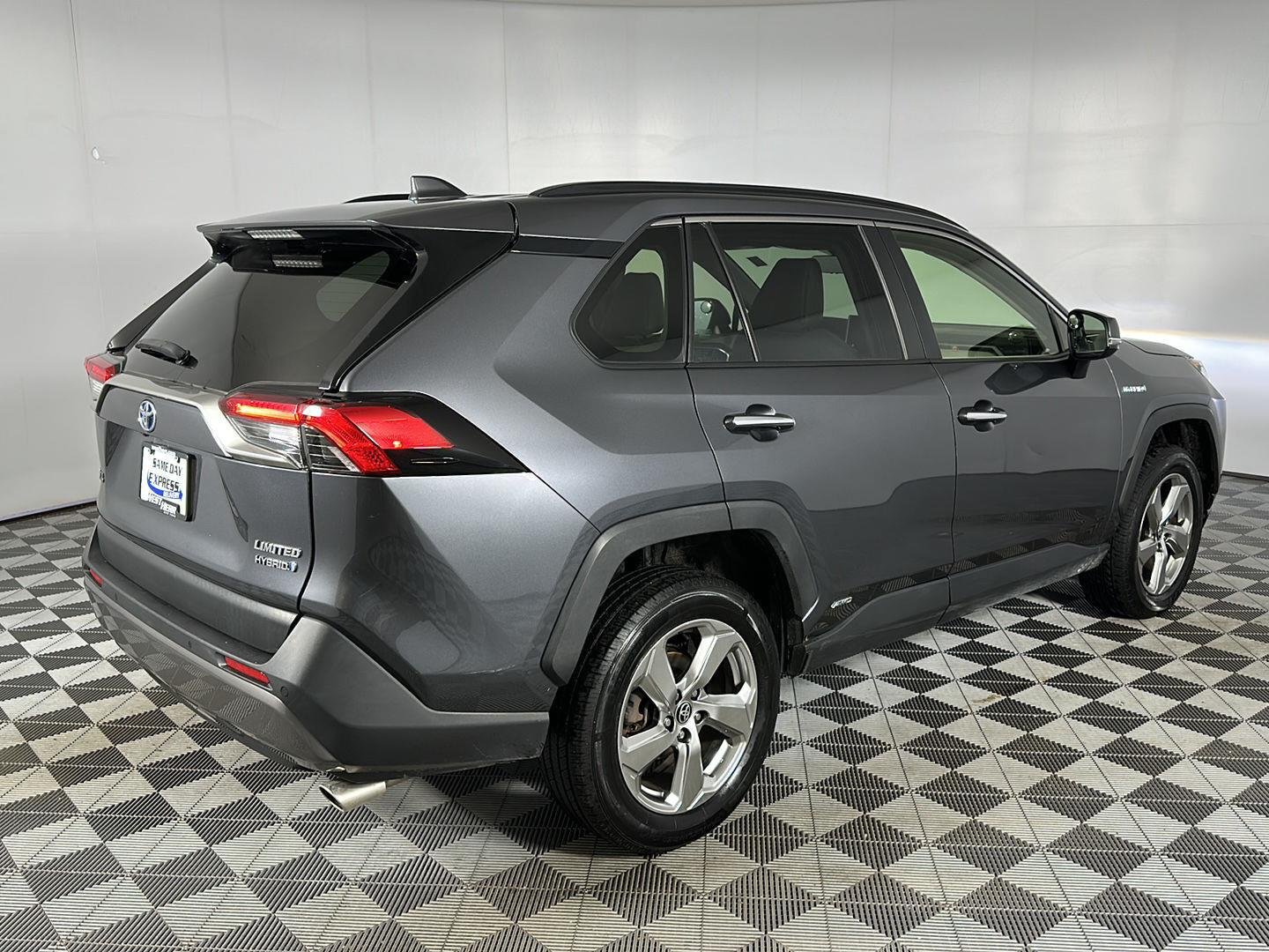 Used 2020 Magnetic Gray Metallic Toyota Limited image 29