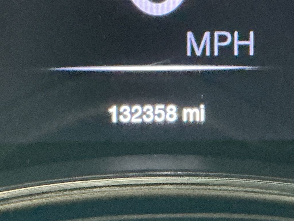 Used 2019 Gray Jeep Limited image 28