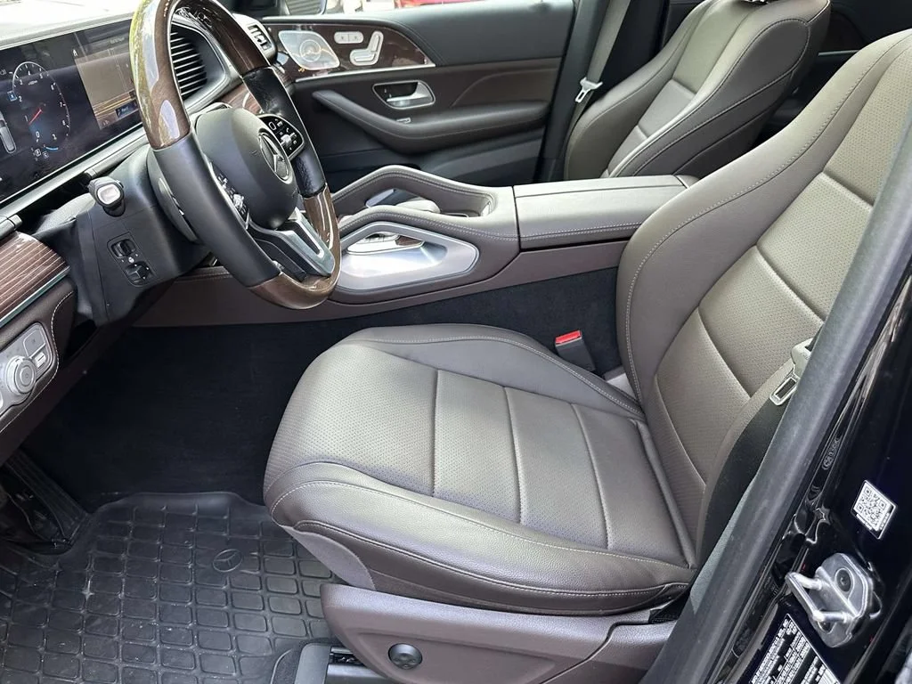 Used 2022 Black Mercedes-Benz 4MATIC® image 19