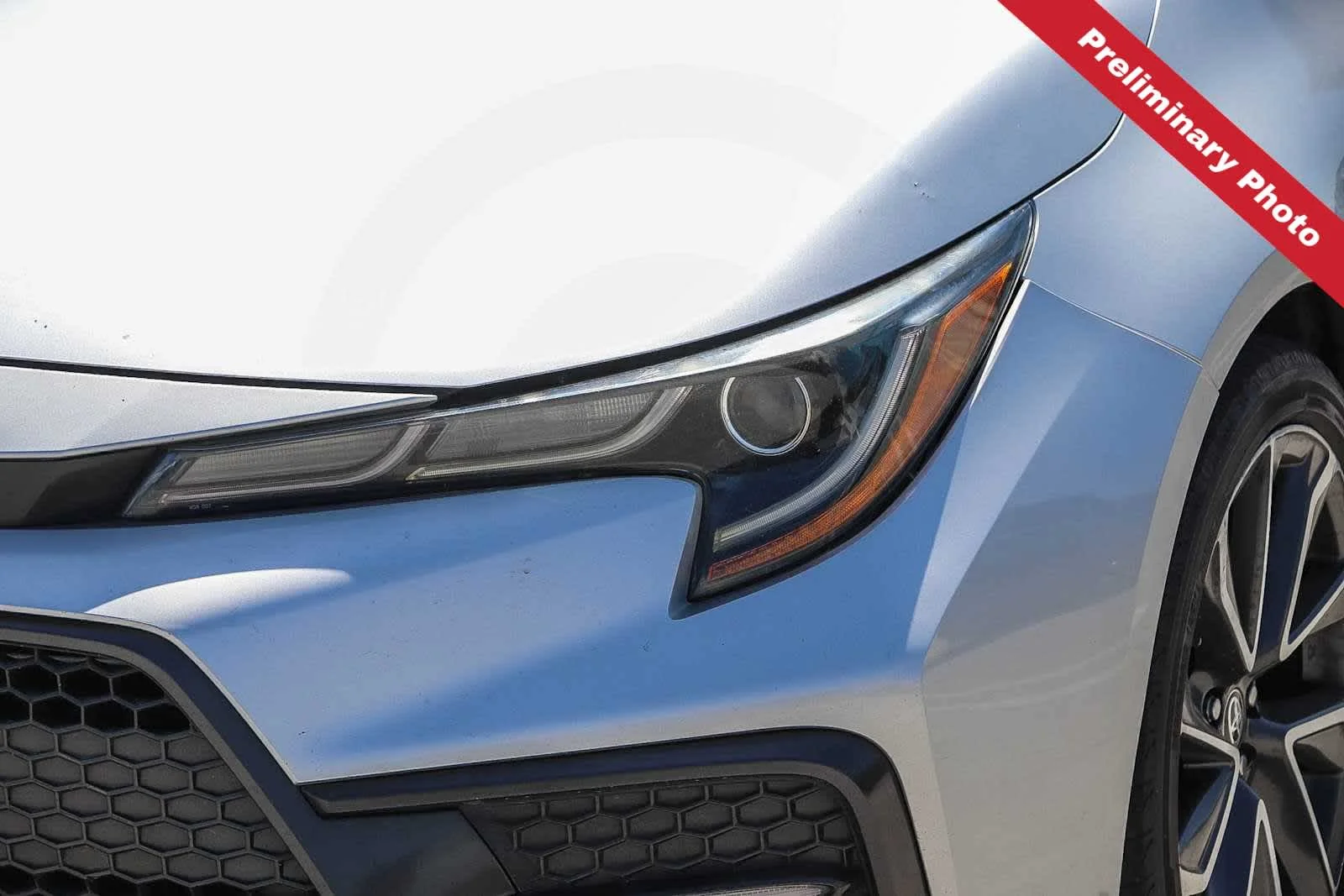Used 2020 Classic Silver Metallic Toyota SE image 4