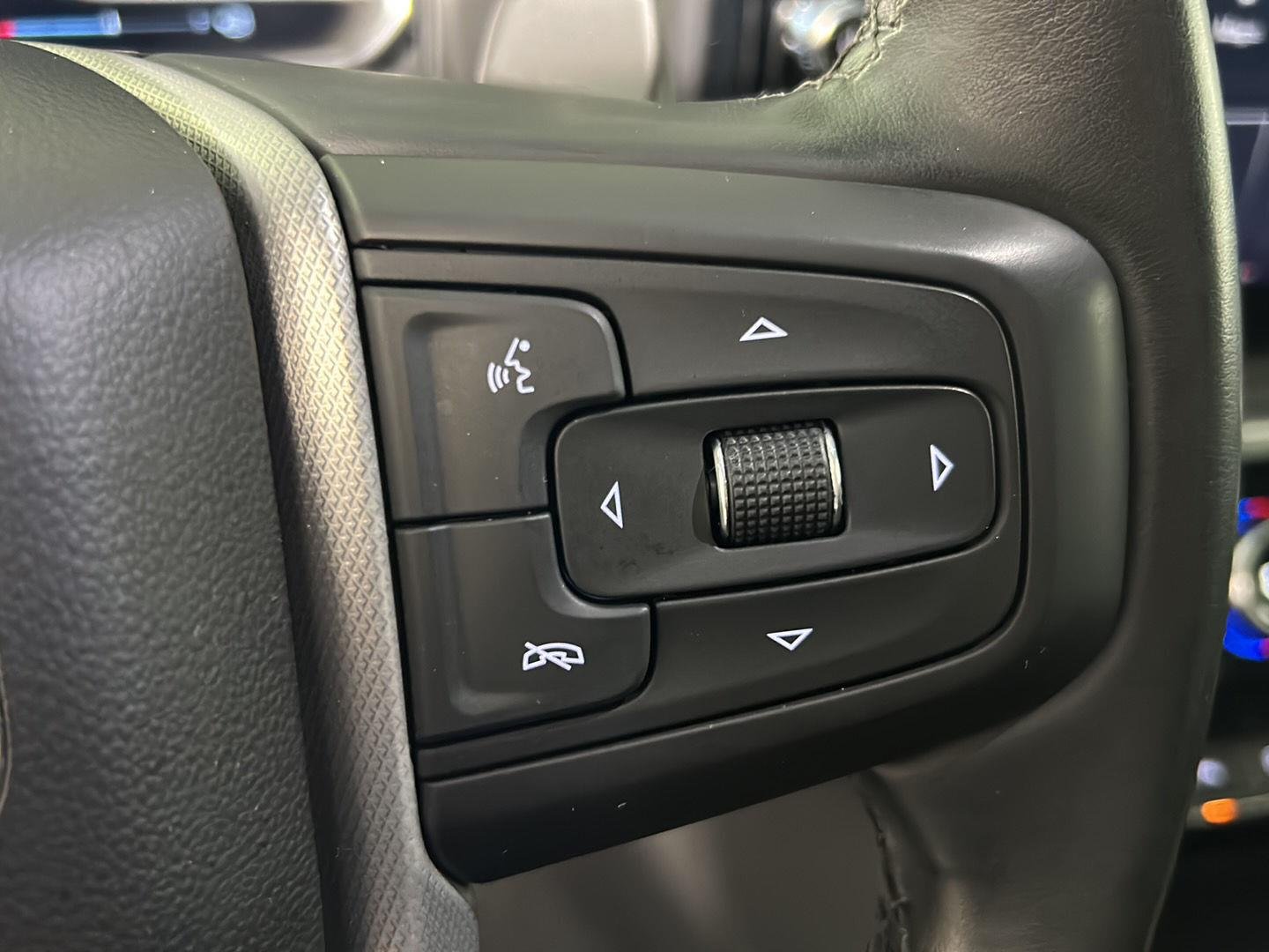 Used 2023 Onyx Black GMC Denali image 29