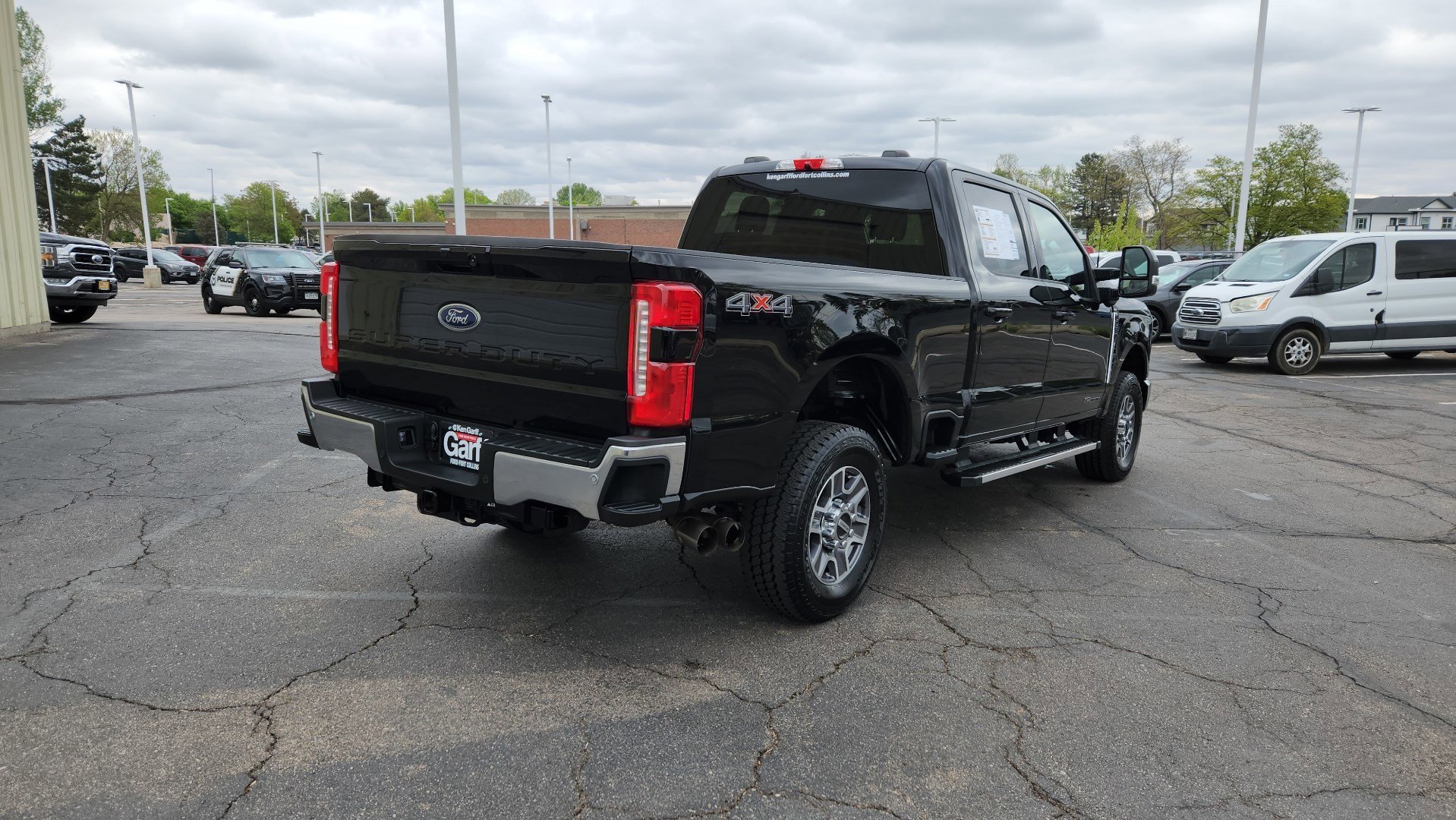Used 2025 Black Metallic Ford LARIAT image 13