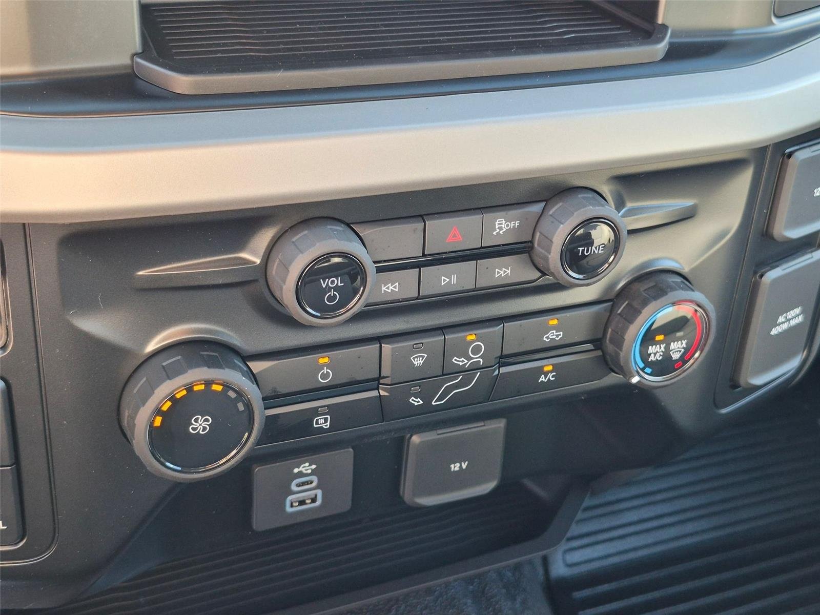 New 2026 Oxford White Ford F-250® XL image 21