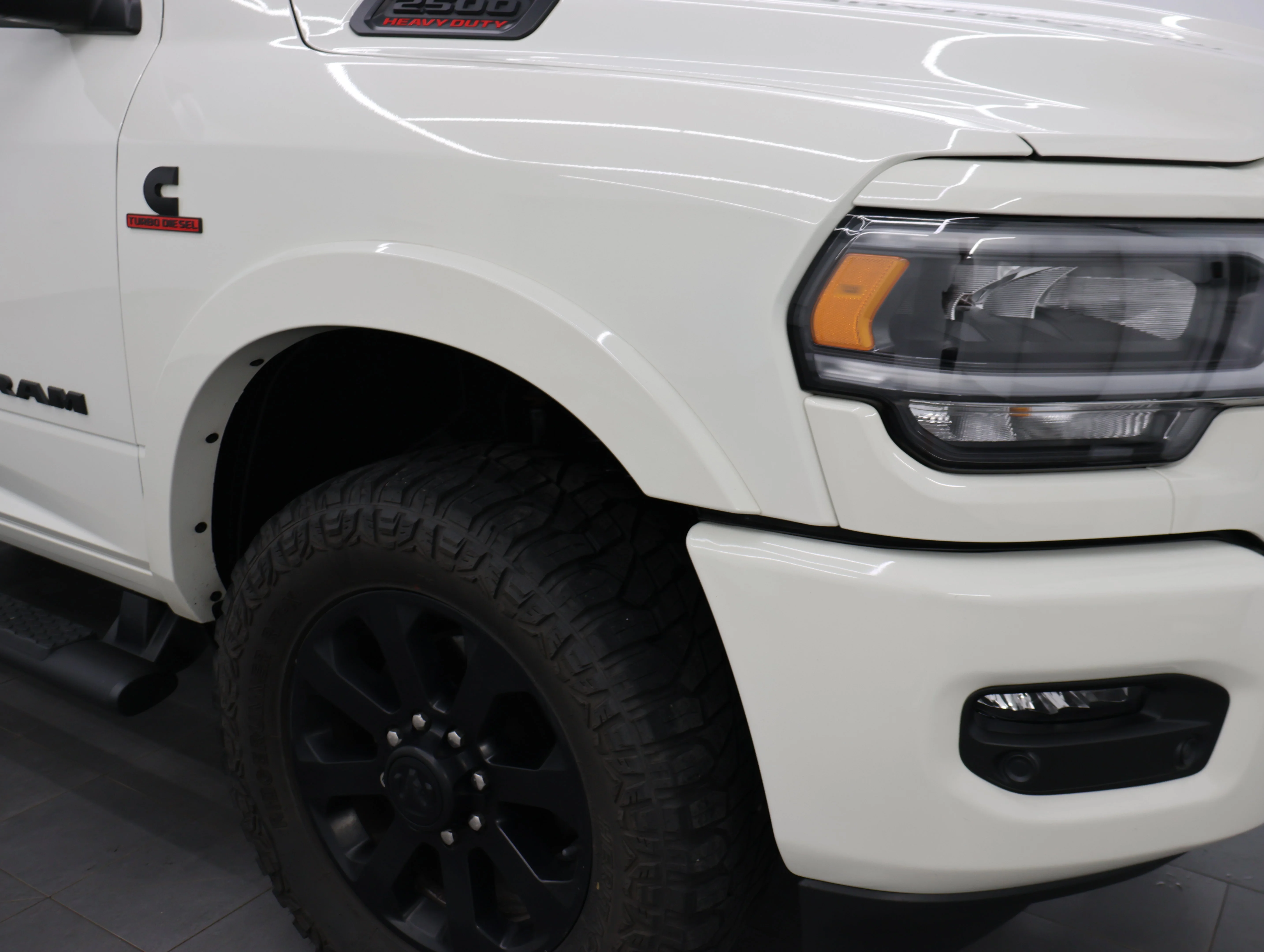 Used 2022 Pearl White Ram Laramie image 25