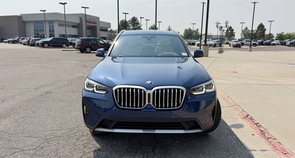 Used 2024 Blue BMW xDrive30i image 3