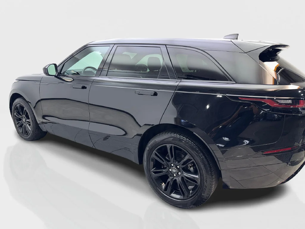 Used 2023 Black Land Rover R-Dynamic S image 16