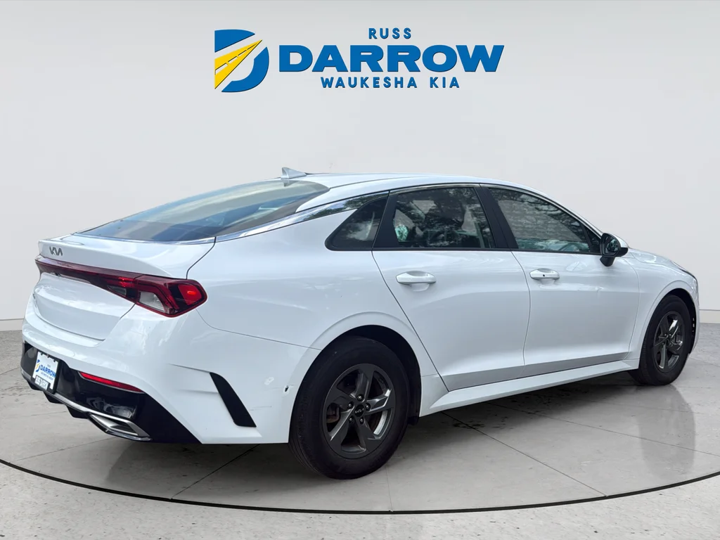 Used 2022 White Kia LXS image 5