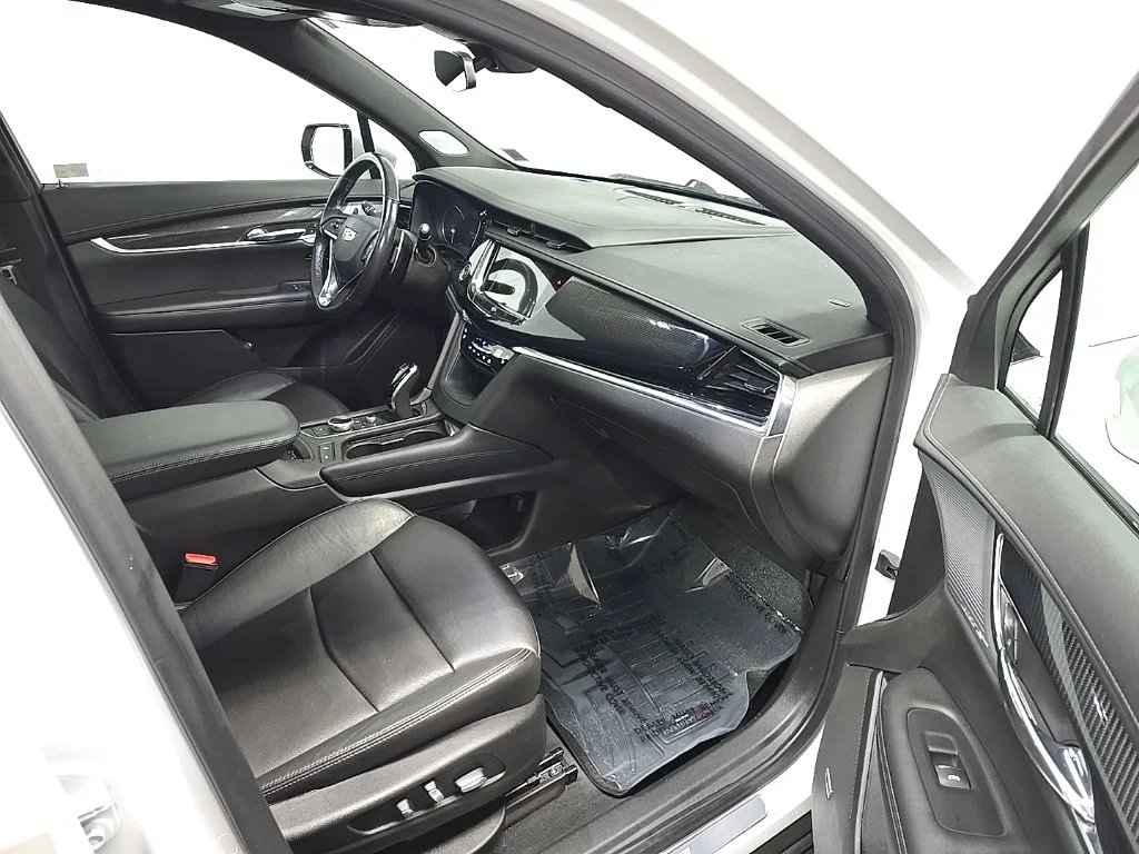 Used 2021 Crystal White Tricoat Cadillac Sport image 19